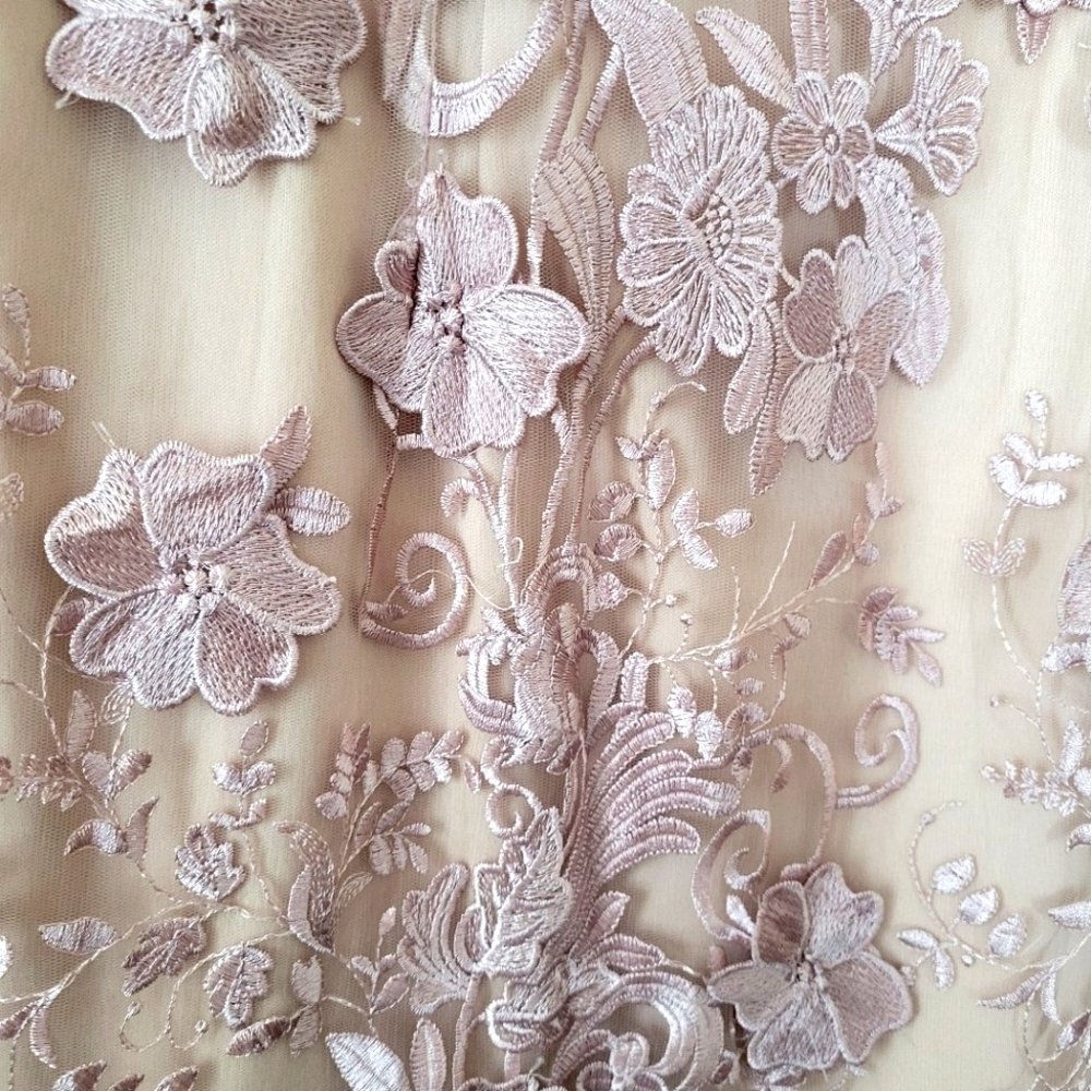 Mauve Lace & Applique Dress - Picture 4 of 7